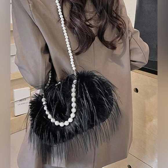 💋NWT Black Faux Fur Shoulder Bag Purse 👛 , Pearl Tassel - black Dressy Formal - Picture 2 of 3